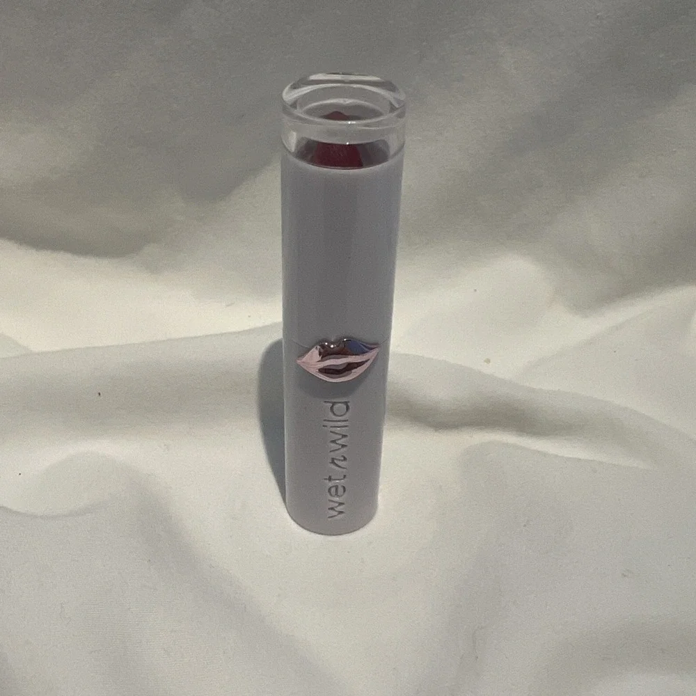 WET‎ N WILD~Raining Rubies (1111437) MegaLast High-Shine Brilliance Lipstick